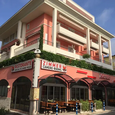 Casa Merano & Restaurant Centro ביביונה