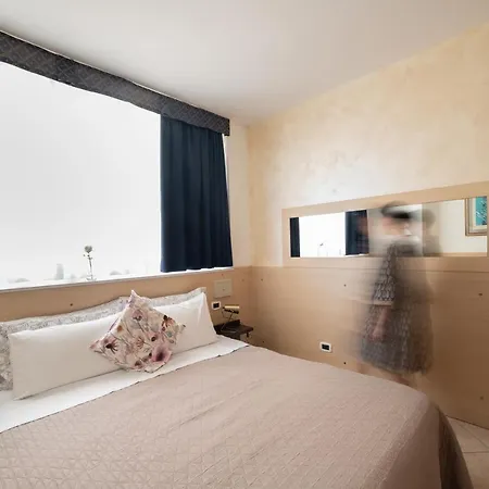 Casa Merano & Restaurant Centro 아파트호텔 3*