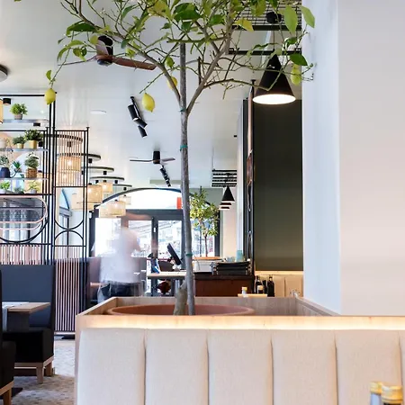 Casa Merano & Restaurant Centro ביביונה
